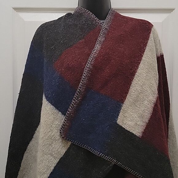 Natalia Romano Maroon Buffalo Plaid Samantha Poncho Wrap - Picture 2 of 9